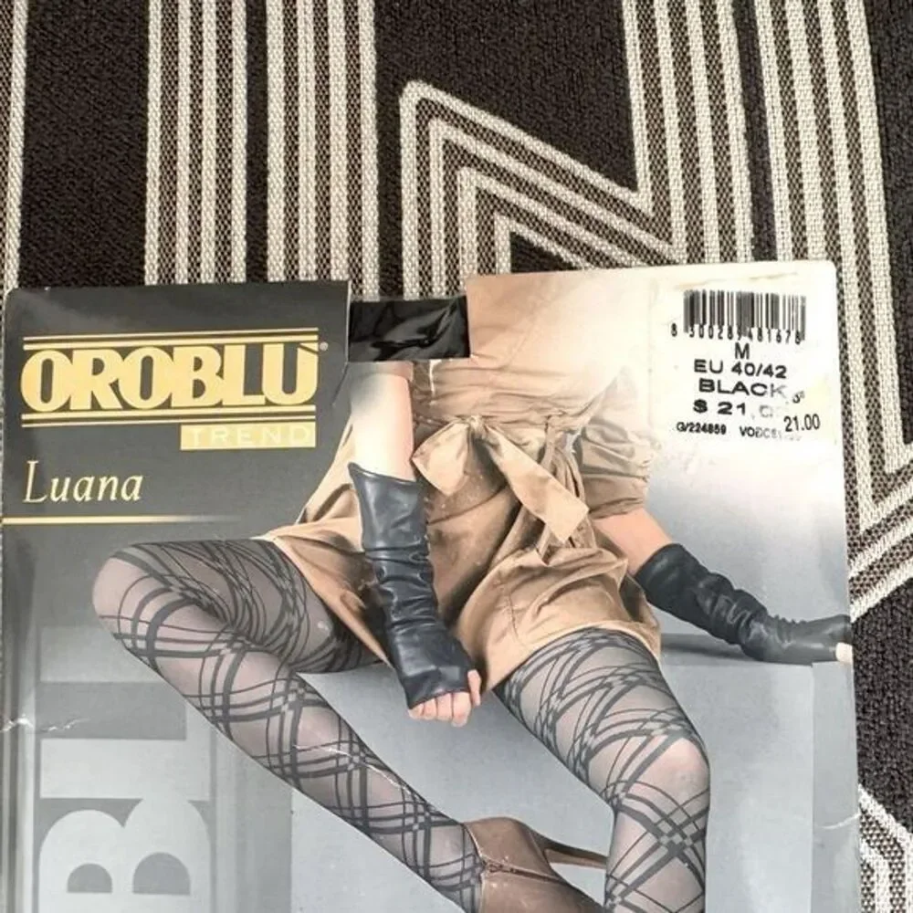 NWT OROBLU Women's Black Chevron Plaid Print Tights Size M
